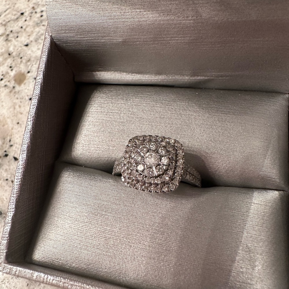 1cttw diamond 10kt white gold